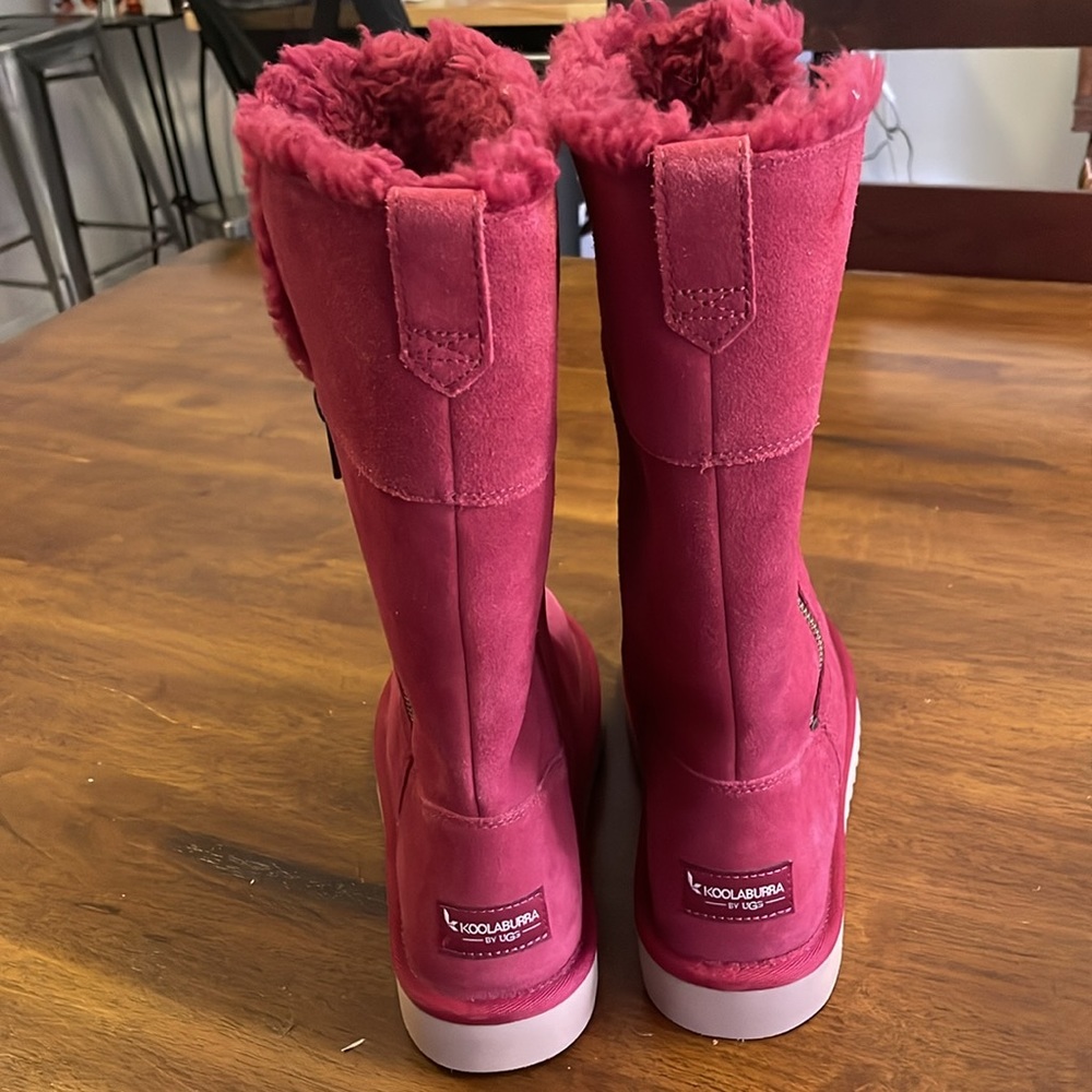 NWOT Red Tall Koolaburras by Ugg Sz 8